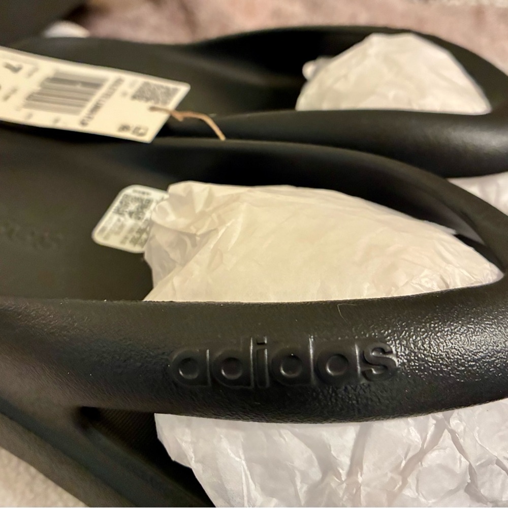 ADIDAS NEW in box Unisex Adilette Lumia Black Flip Flops-Men’s 7/Women’s 8 - Picture 4 of 5